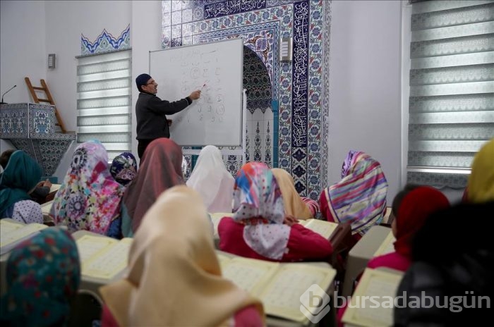 Ahıskalı çocuklar Kur'an-ı Kerim öğreniyor