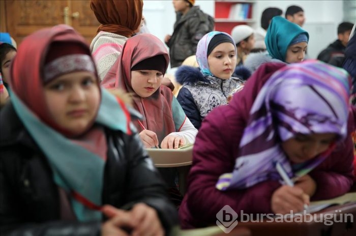 Ahıskalı çocuklar Kur'an-ı Kerim öğreniyor