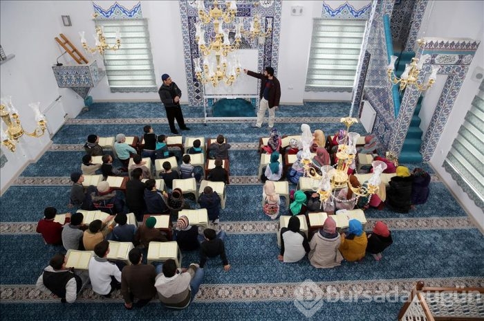 Ahıskalı çocuklar Kur'an-ı Kerim öğreniyor