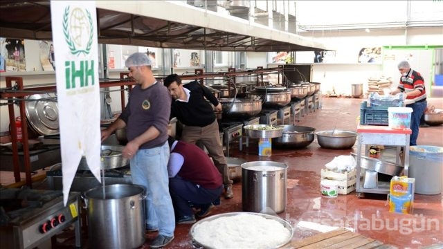 Türkiye'nin yardım eli Suriye'ye uzandı