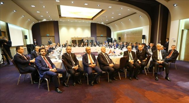 Başbakan Davutoğlu Hollanda'da