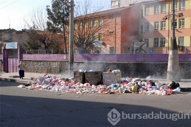 HDP hayatı durdurdu Diyarbakır çöp kente dönüştü!