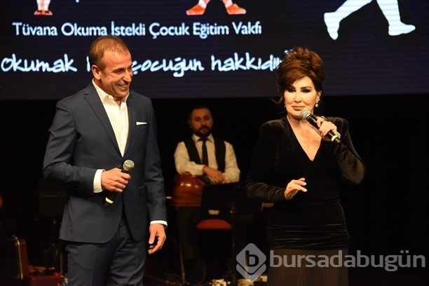 TOÇEV için yıldız yağmuru!