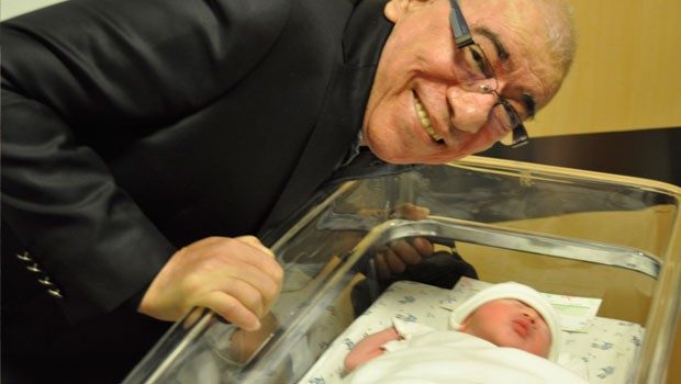 İlyas Salman dede oldu