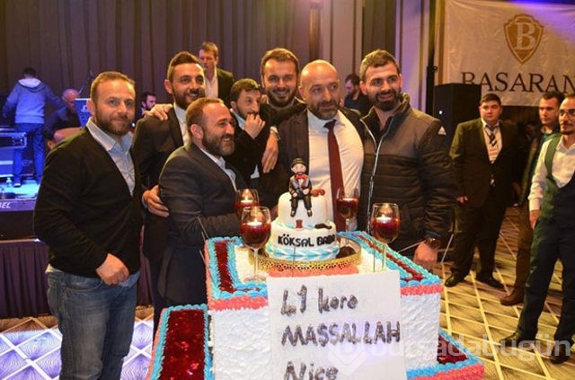 'Köksal Baba' 41. yaşını kutladı	