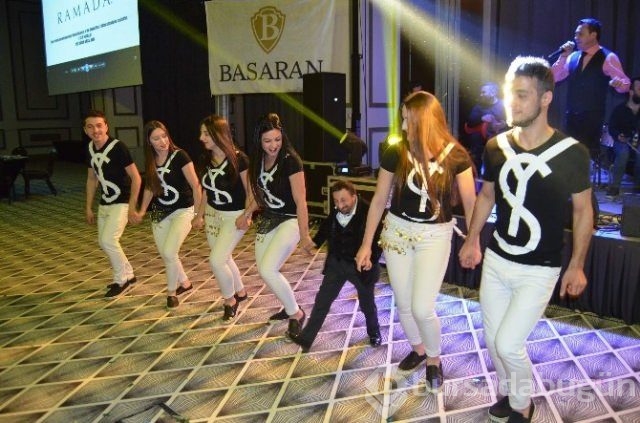 'Köksal Baba' 41. yaşını kutladı	