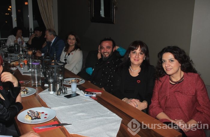 Taraça'da renkli 'Yalnızlığınla Gel! gecesi...