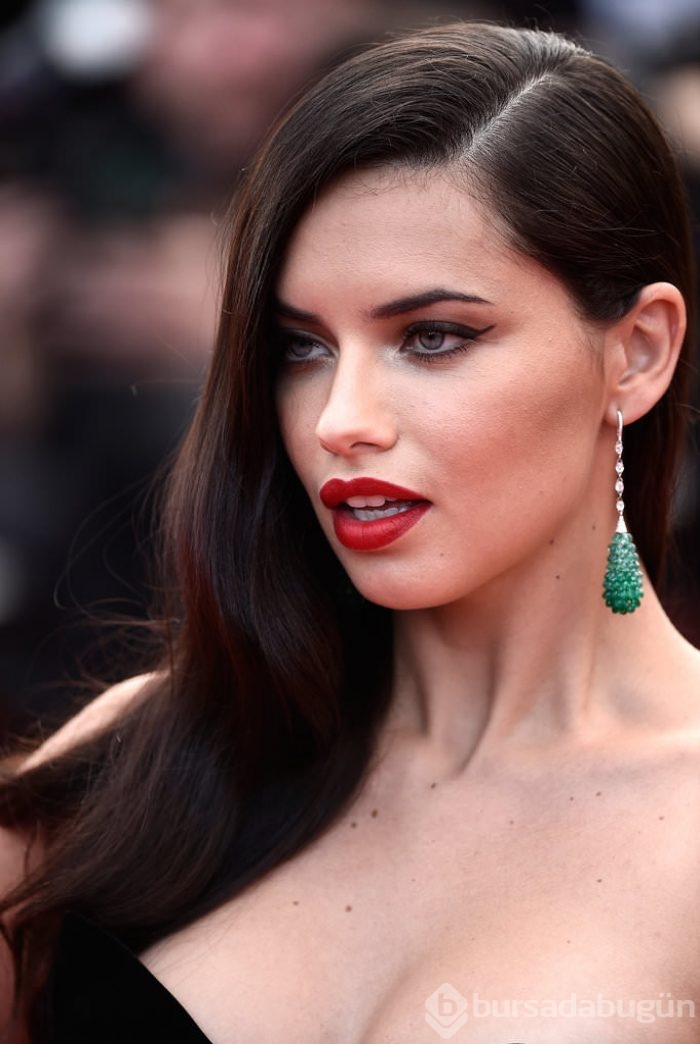 Adriana Lima'nın yüzü artık gülmüyor	