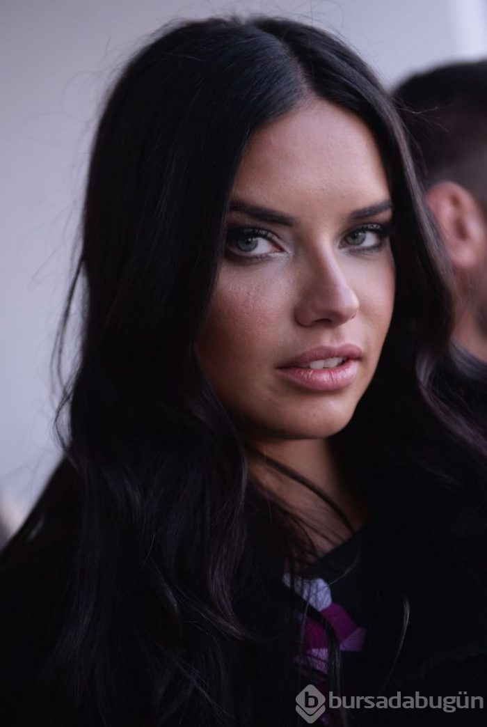 Adriana Lima'nın yüzü artık gülmüyor	