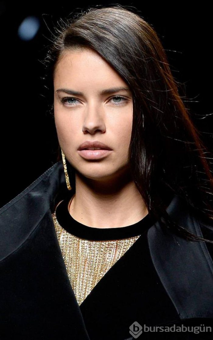 Adriana Lima'nın yüzü artık gülmüyor	