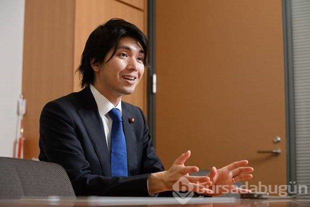 Japonya'da iç çamaşırı mankeniyle yakalanan milletvekili istifa etti