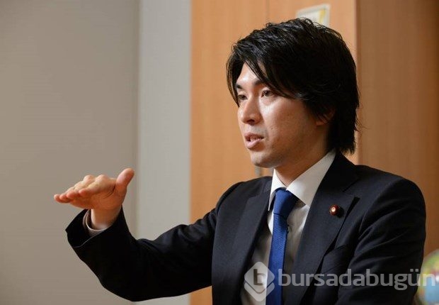 Japonya'da iç çamaşırı mankeniyle yakalanan milletvekili istifa etti
