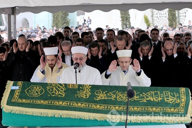 Abdullah Gül'ün kayınpederi toprağa verildi