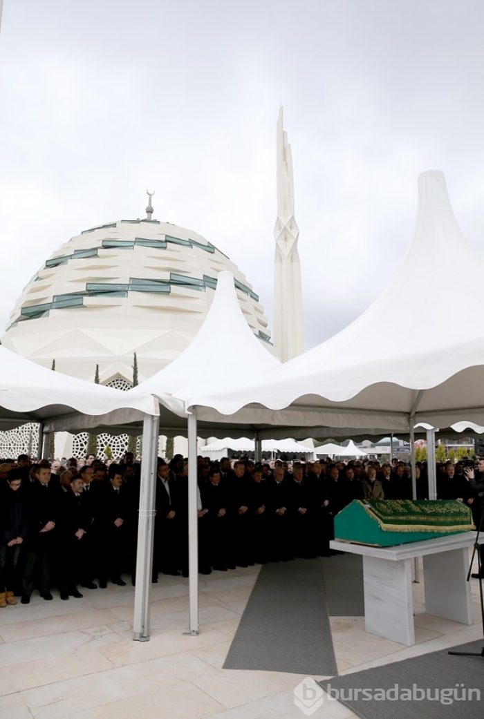 Abdullah Gül'ün kayınpederi toprağa verildi