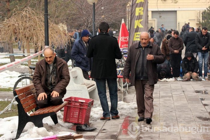 Kayseri'de ilginç cuma namazı!