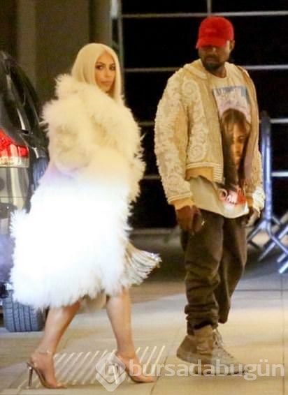 Kim Kardashian saçını yine boyattı
