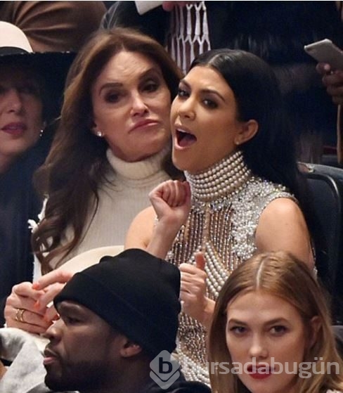 Kim Kardashian saçını yine boyattı
