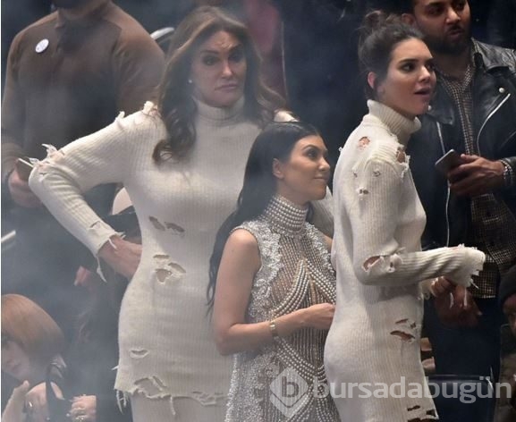 Kim Kardashian saçını yine boyattı

