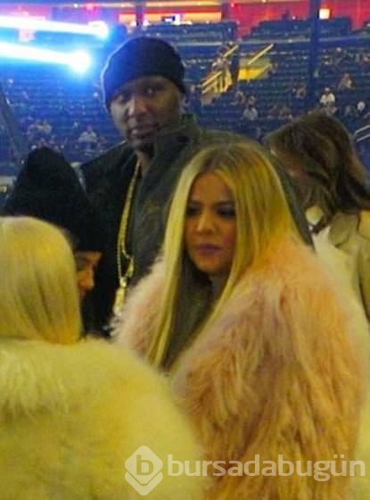Kim Kardashian saçını yine boyattı
