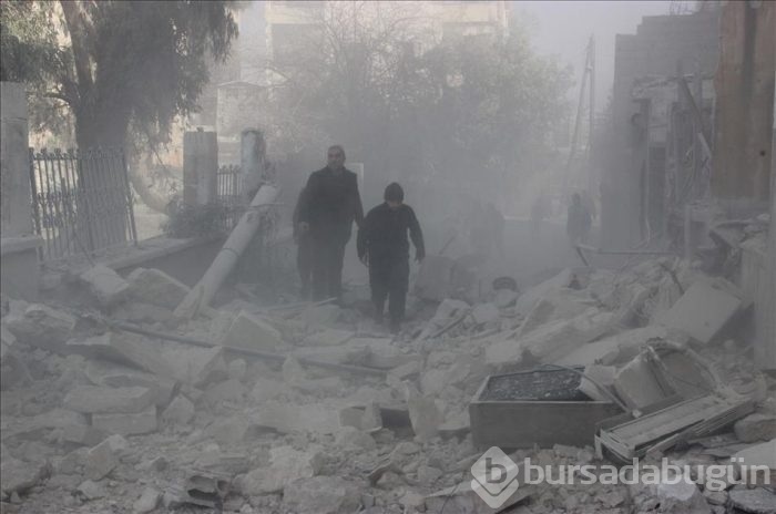 Rus uçakları Halep'te sivil yerleşim yerine saldırdı