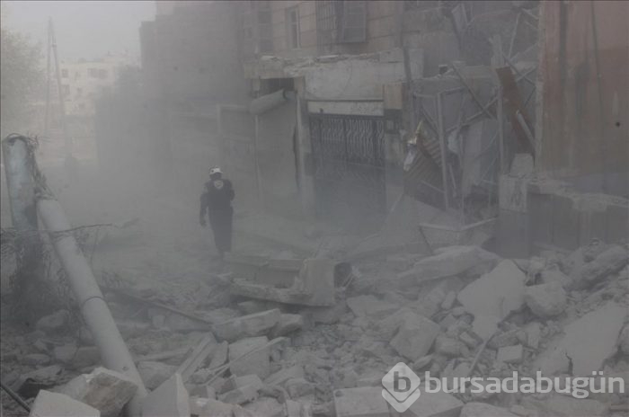 Rus uçakları Halep'te sivil yerleşim yerine saldırdı