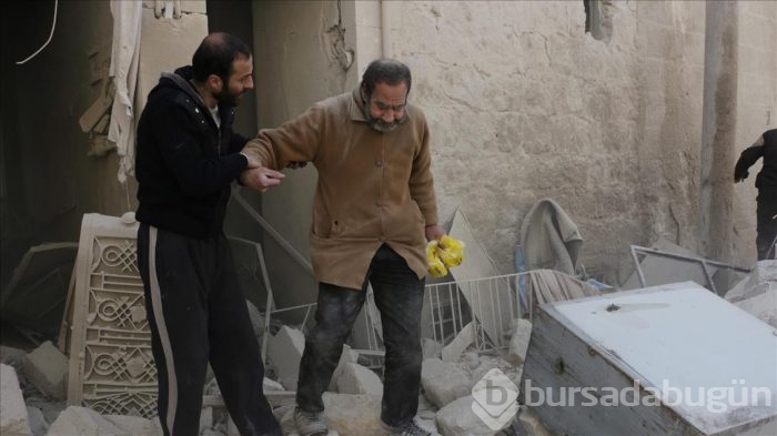 Rus uçakları Halep'te sivil yerleşim yerine saldırdı