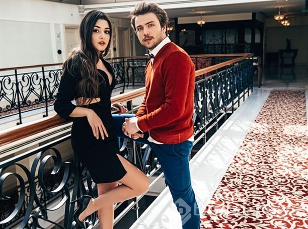 Hande Erçel ile Tolga Sarıtaş'tan Sevgililer Günü özel röportajı