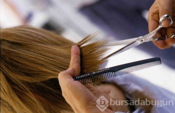 Saç kestirirken vücut bunları yapıyor aman dikkat!
