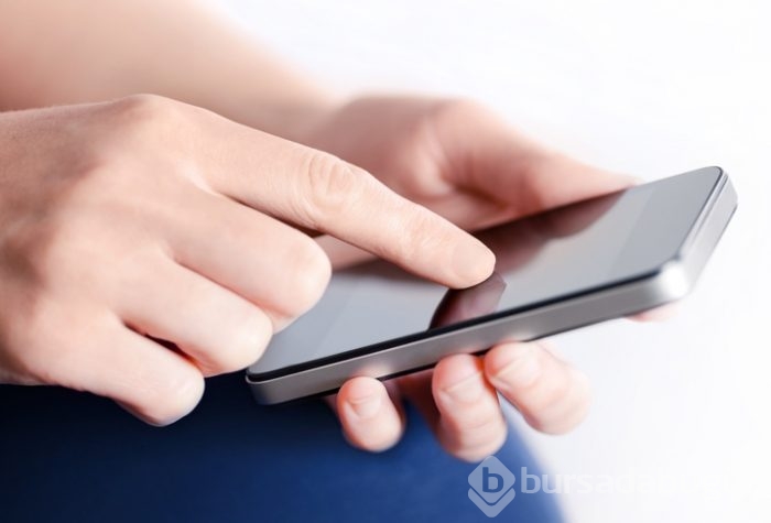 Akıllı telefonların yorduğu gözlerinizi "üç 20 kuralı" ile koruyun