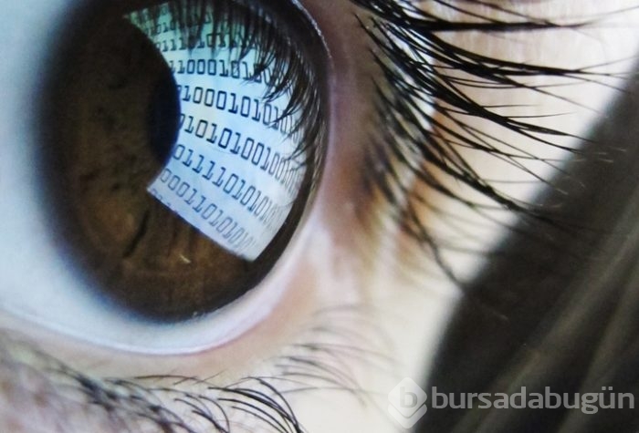 Akıllı telefonların yorduğu gözlerinizi "üç 20 kuralı" ile koruyun