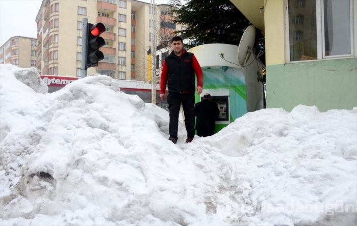 Bitlis'teki ATM'ler ve oyun parkları kar altında