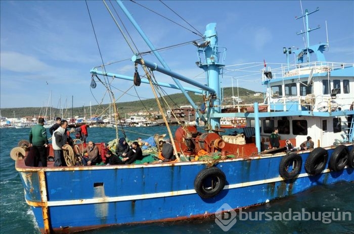 Ege Denizi'nde "göçmen faciası" son anda önlendi