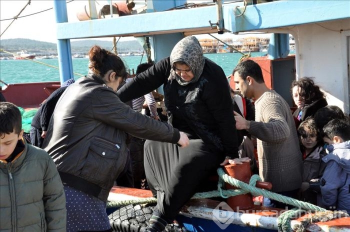Ege Denizi'nde "göçmen faciası" son anda önlendi