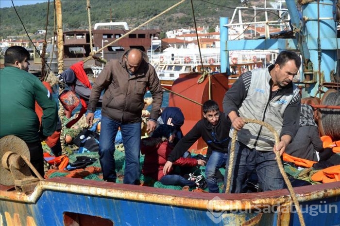 Ege Denizi'nde "göçmen faciası" son anda önlendi