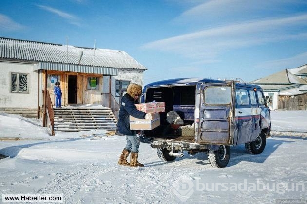 Dünyanın en soğuk şehrinde 40 yıldır postacılık yapıyor