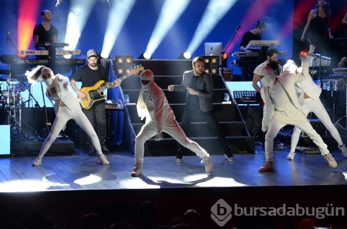 Merve'ye şarkı yapsa da satsa!	