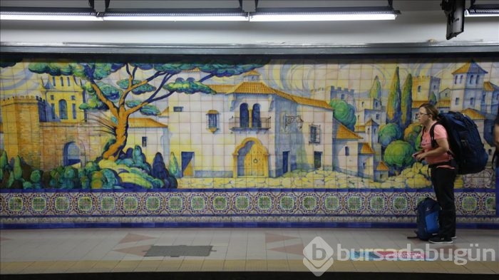 Buenos Aires metrosunda Endülüs Sanatı