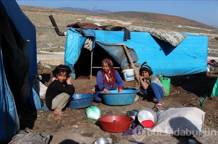 Mezarlığın yanında yaşam mücadelesi