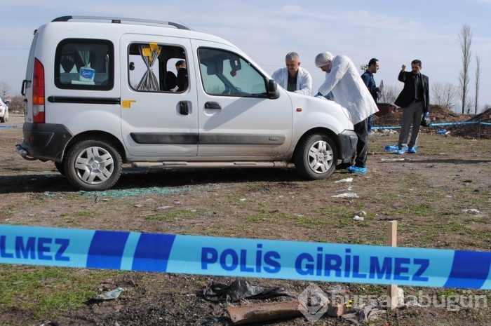 Genç çift araçlarında infaz edildi!
