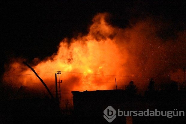 Nusaybin'de PKK'lılar yine okul binası yaktı