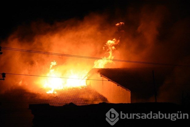 Nusaybin'de PKK'lılar yine okul binası yaktı