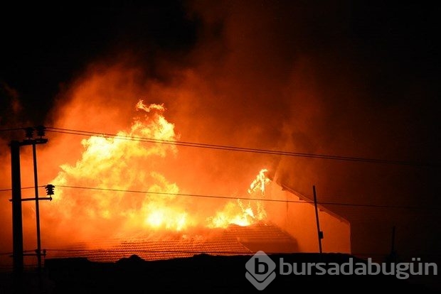 Nusaybin'de PKK'lılar yine okul binası yaktı
