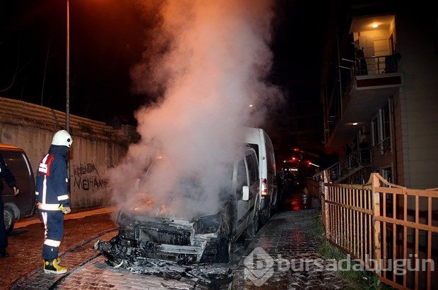 İstanbul'da 5 araç kundaklandı