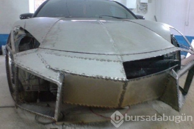 Lambhorgini Aventador alamadı ama yaptı
