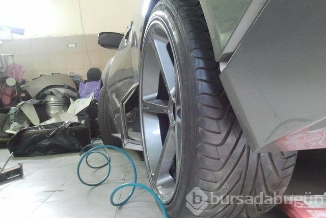 Lambhorgini Aventador alamadı ama yaptı
