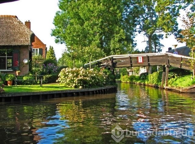 Arabanın yasak olduğu köy; Giethoorn
