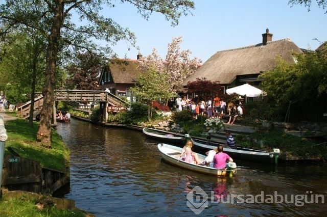 Arabanın yasak olduğu köy; Giethoorn