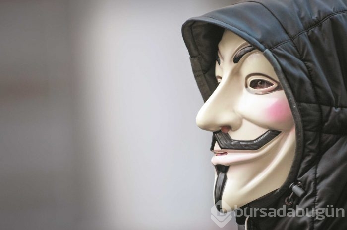 FETÖ elemanları servis etti Anonymous da 'köleleştirdi'