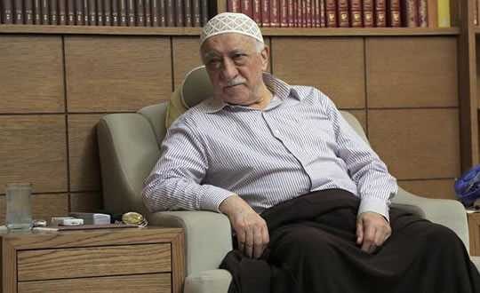 FETÖ elemanları servis etti Anonymous da 'köleleştirdi'