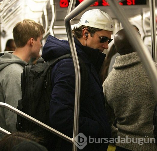 Metroda ünlü var
